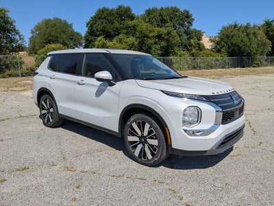 2026 Mitsubishi Outlander SE