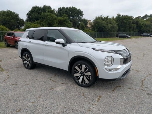 2026 Mitsubishi Outlander SE