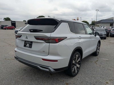 2026 Mitsubishi Outlander SE
