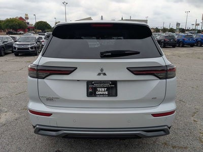 2026 Mitsubishi Outlander SE