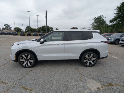 2026 Mitsubishi Outlander SE