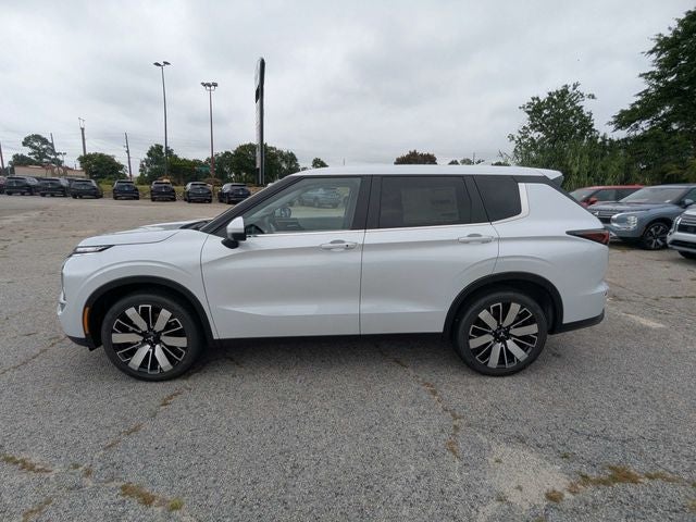2026 Mitsubishi Outlander SE