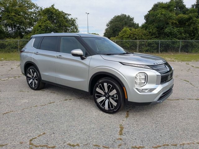 2026 Mitsubishi Outlander SE