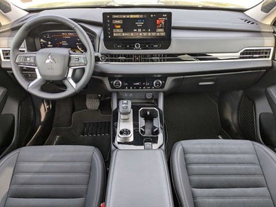 2026 Mitsubishi Outlander SE