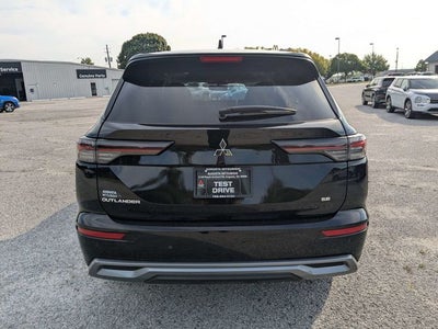 2026 Mitsubishi Outlander SE