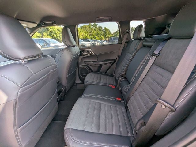 2026 Mitsubishi Outlander LE