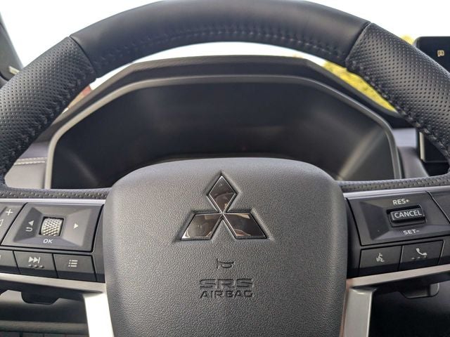 2026 Mitsubishi Outlander LE