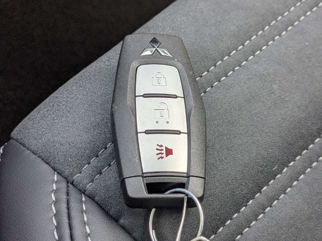 2026 Mitsubishi Outlander LE
