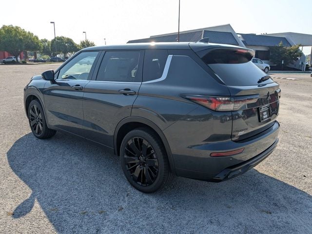 2026 Mitsubishi Outlander LE
