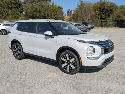 2026 Mitsubishi Outlander SE