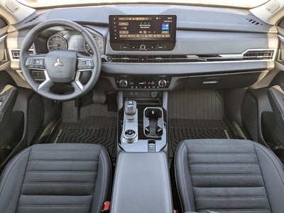 2026 Mitsubishi Outlander SE