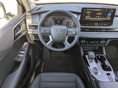 2026 Mitsubishi Outlander SE