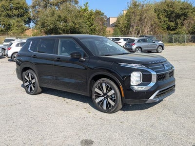 2026 Mitsubishi Outlander SE