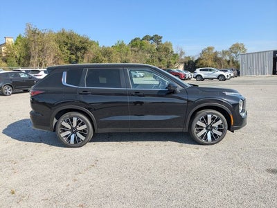 2026 Mitsubishi Outlander SE