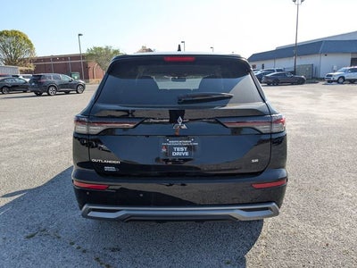 2026 Mitsubishi Outlander SE