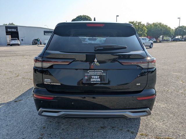 2026 Mitsubishi Outlander SE