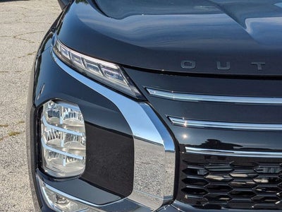 2026 Mitsubishi Outlander SE