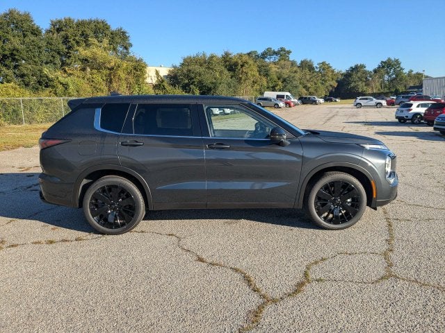 2026 Mitsubishi Outlander LE