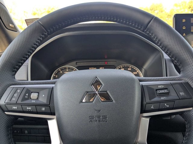 2026 Mitsubishi Outlander LE