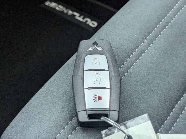 2026 Mitsubishi Outlander LE
