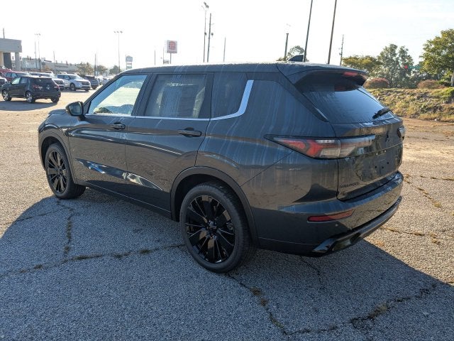 2026 Mitsubishi Outlander LE
