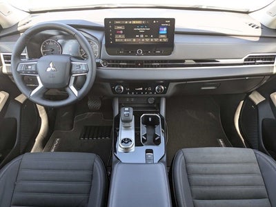 2026 Mitsubishi Outlander SE
