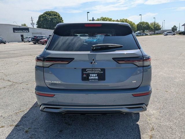 2026 Mitsubishi Outlander SE
