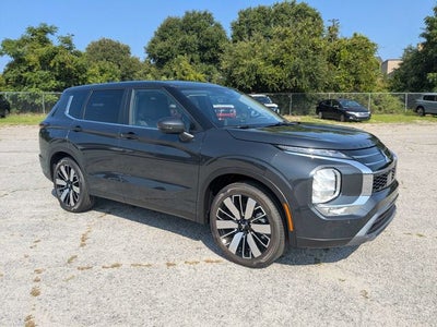 2026 Mitsubishi Outlander SE