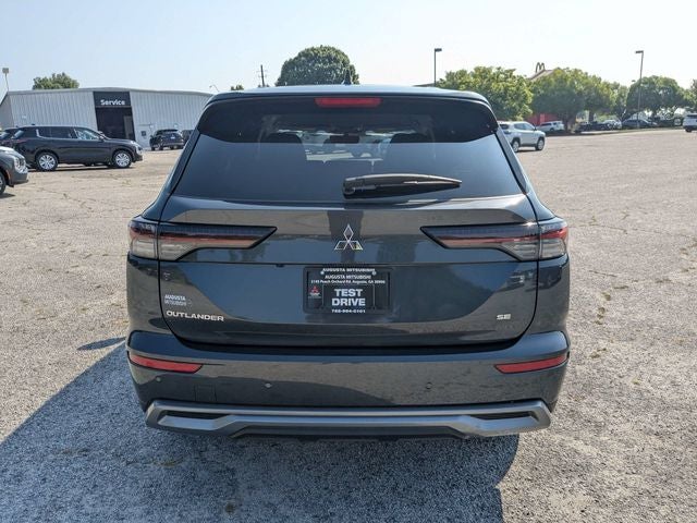 2026 Mitsubishi Outlander SE