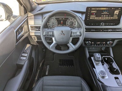 2026 Mitsubishi Outlander LE