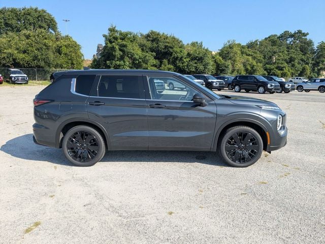 2026 Mitsubishi Outlander LE