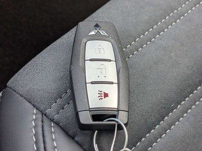2026 Mitsubishi Outlander LE