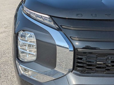2026 Mitsubishi Outlander LE