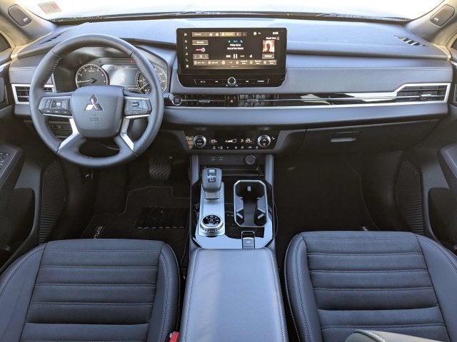 2026 Mitsubishi Outlander LE