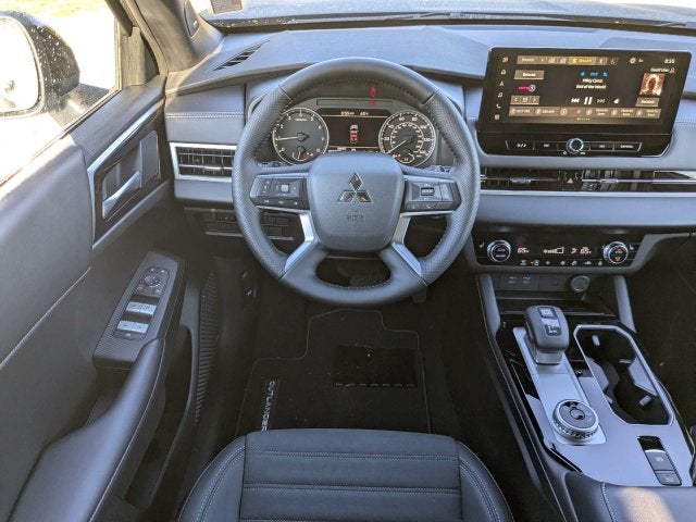 2026 Mitsubishi Outlander LE