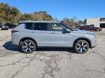 2026 Mitsubishi Outlander SE