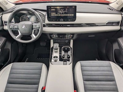 2026 Mitsubishi Outlander SE