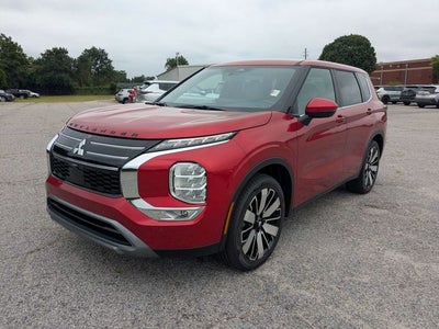 2026 Mitsubishi Outlander SE