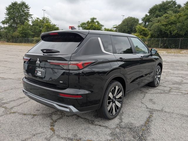 2026 Mitsubishi Outlander SE