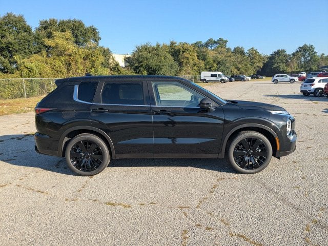 2026 Mitsubishi Outlander LE