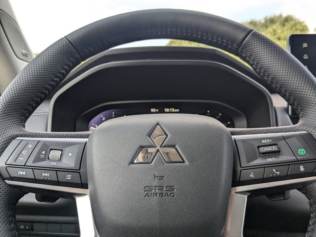 2025 Mitsubishi Outlander SEL
