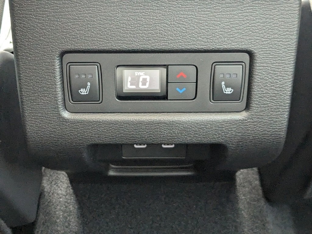 2025 Mitsubishi Outlander SEL