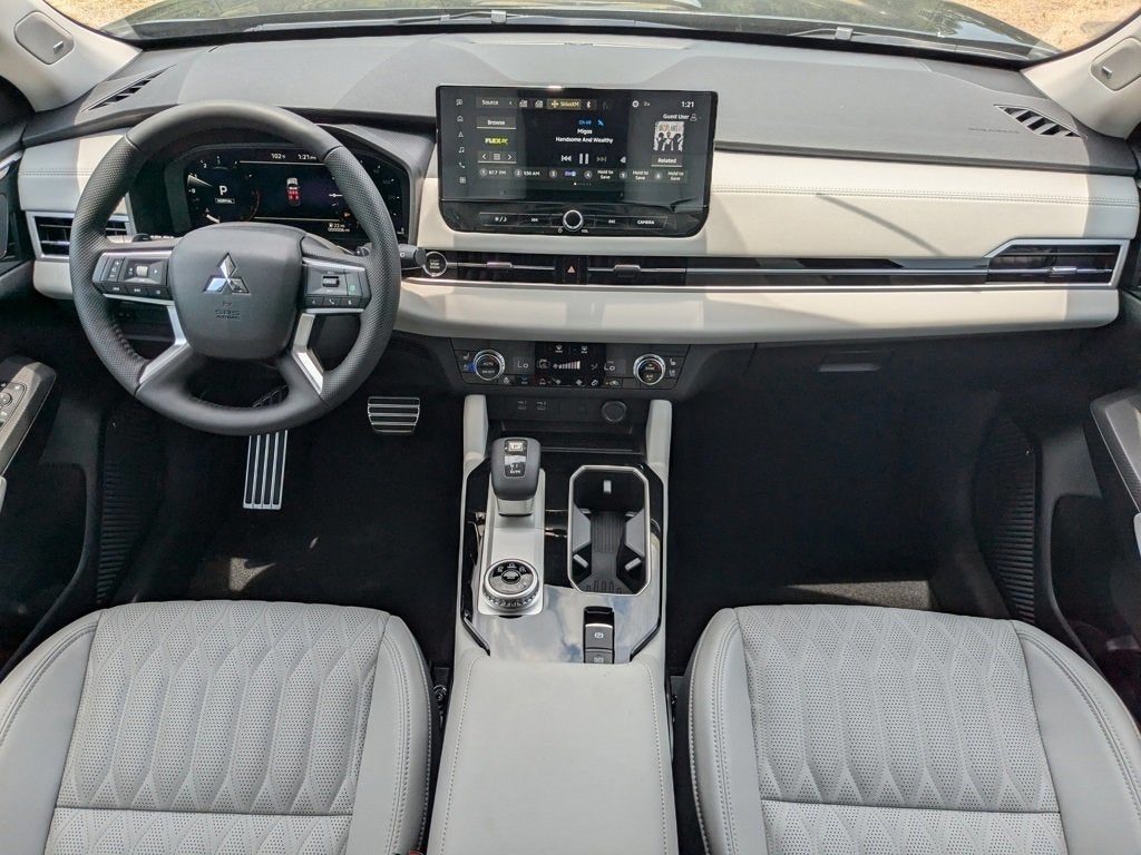2025 Mitsubishi Outlander SEL