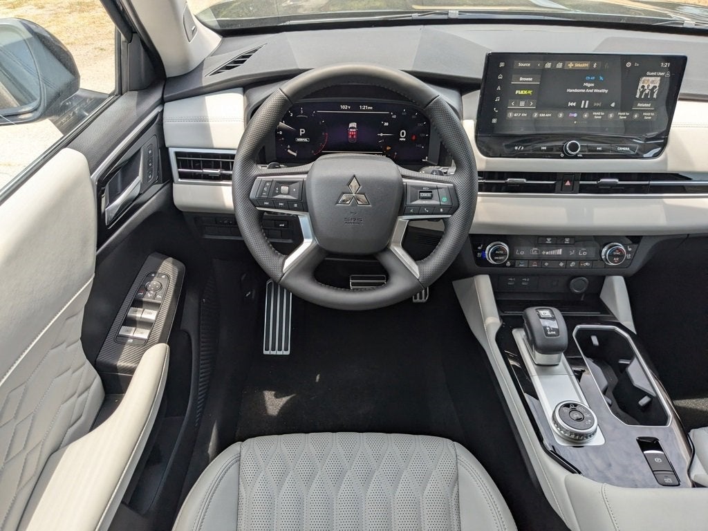 2025 Mitsubishi Outlander SEL