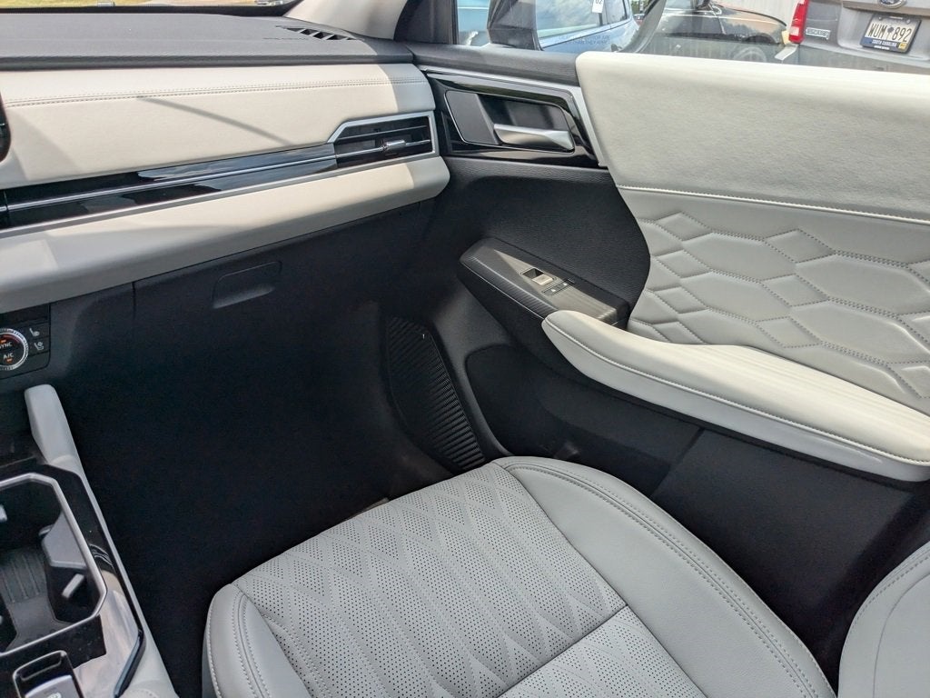 2025 Mitsubishi Outlander SEL