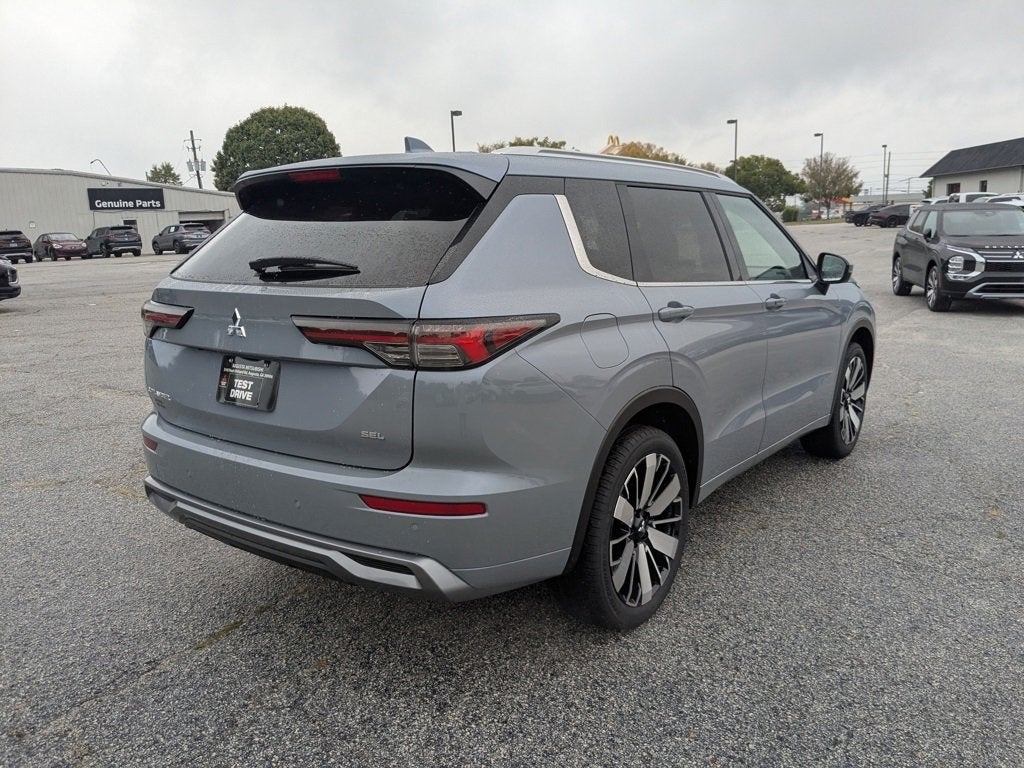 2025 Mitsubishi Outlander SEL