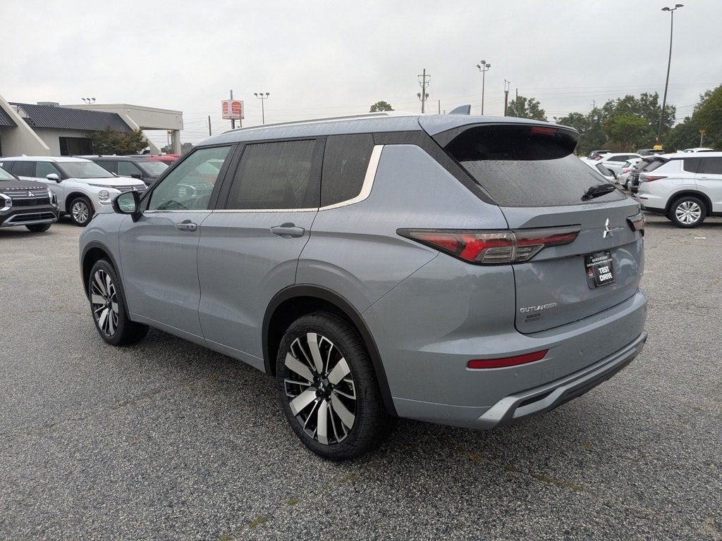2025 Mitsubishi Outlander SEL