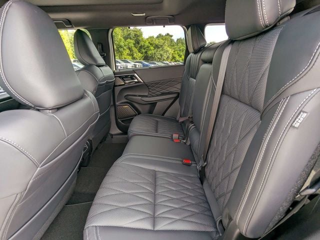 2026 Mitsubishi Outlander Black Edition
