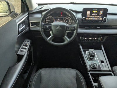 2024 Mitsubishi Outlander ES
