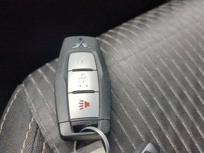 2024 Mitsubishi Outlander ES